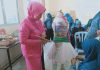 read news – Wah, Ibu-ibu Bhayangkari Ranting Bengkong Ikuti Pelatihan Daur Ulang Kantong Kresek Salah satu kerajinan yang diajarkan dalam pelatihan daurr ulang berbahan dasar plastik kresek adalah membuat gaun. Pelatihan ini butuh ketelitian tinggi dan kesabaran. (Foto muhammad amin - batam tv.com)