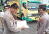 Read news – Polsek KKP Lakukan Pengecekan di Pelabuhan RoRo Punggur Kapolsek KKP Batam, AKP Awal Syahban lakukan pemeriksaan manifest muatan barang bawaan truk di Pelabuhan RoRo Telaga Punggur Batam. (Foto muhammad amin - batamtv.com)