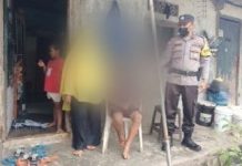 read news – Kapolsek Bengkong Tingkatkan Perhatikan Anak demi Cegah Tindak Kriminal Bhabinkamtibmas Kelurahan Bengkong laut Aipda Ardianto (kanan) menyambangi kediaman salah seorang pelajar SD yang diduga korban percobaan penculikan, Selasa (29/11/2022). Kapolsek Bengkong Iptu Mardalis mengingatkan warga yang memiliki anak kecil untuk meningkatkan kewaspadaan dan tidak mudah percaya.dengan orang yang tidak dikenla. ( Foto : Abyaqsa ra - batamtv.com)