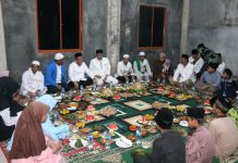 read news – Ansar Ahmad Sebut Berharap Bantuan untuk UMKM Bisa Bermanfaat Gubenrur Kepri, Ansar Ahmad saat menghadiri peringatan Maulid Nabi Muhammad SAW di Kampung Becek, (Foto : muhammad amin - Batamtv.com)