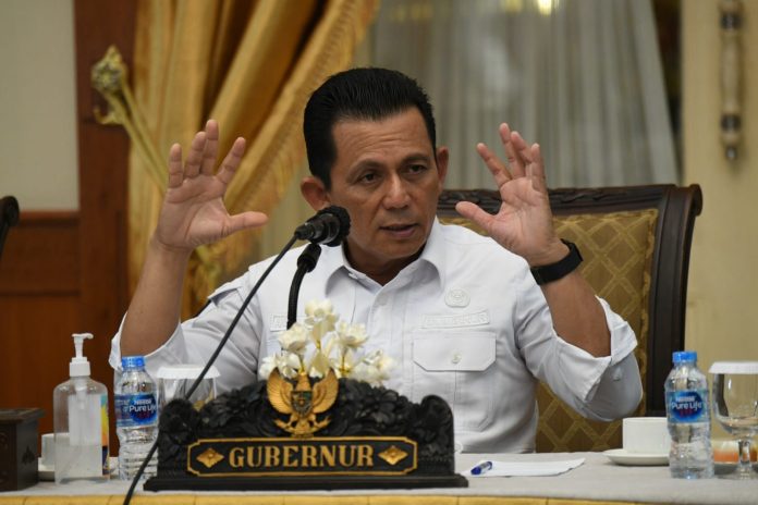Gubernur Kepri Ansar Ahmad mengatakan angka pengangguran di Kepri menurun  ditandai dengan penurunan jumlah pengangguran sebanyak 15,8 ribu orang menjadi 103,7 ribu orang dari 1,259 juta orang angkatan kerja pada Agustus 2022. (Foto dwi susilo - batamtv.com)
