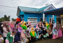 read news – Deteksi Dini Kanker Payudara Gratis di Kijang Dijubeli Warga Para kader Posyandu Nusa Indah Kampung Pisang bersama warga lingkungan RT 002/RW 009, Kecamatan Bintan Timur (Bintim), Jum’at (25/11/2022). (Foto Dwi Susilo - batamtv.com)
