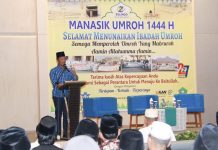 read news – Sebanyak 80 Tokoh Masyarakat Batam Berangkat Umroh Gratis Walikota Batam HM Rudi saat melepas keberangkatan secara resmi peserta umroh mengikuti manasik, di Hotel Harris Batam Center, Minggu (30/10/2022). (Foto : muhammad amin - batamtv.com)