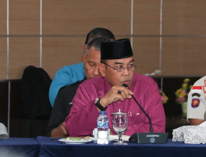 Kepala Dishub Kota Batam, Salim, menegaskan   Batam akan menjadi Kota Maju dan Smart City berbasis teknologi. Ke depan dalam rangka  mendukung  Kota Batam menjadi kota digitalisasi pembayaran non tunai tiket bus trans Batam mulai diterapkan pada tahun depan efektif berjalan pada per 1 Januari 2023 hingga kedepannya, Rabu (14/12/2022). Masyarakat bisa menggunakan uang elektronik Brizzi dari BRI dan kedua QRIS (Quick Response Indonesia Standar). (Foto : Muhammad Amin - batamtv.com)