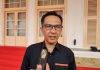read news – Yuk Nikmati Festival Layang Layang Minggu Mendatang di Dataran Gurindam 12 Ketua Komisi II DPRD Kepulauan Riau, Wahyu Wahyudin mengajak seluruh warga Kota Tanjungpinang memeriahkan festival layang-layang Minggu, (11/22/2022) mendatang. Selain menghidupkan kembali permainan tradisional, festival juga untuk membangkitkan perekonomian di Tanjungpinang, khususnya pelaku UMKM karena festival akan dihadiri sekitar 300 peserta. (Foto : Dwi Susilo - batamtv.com)