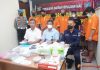 read news – Inilah Barang Bukti Sabu, Ganja Kering dan Pil Ekstasi yang Dimusnahkan Panit 2 Unit I Subdit 3 Ditresnarkoba Polda Kepri Ipda Andi Krisnawan (duduk di tengah) saat memimpin pemusnahan barang bukti dilaksanakan atas barang bukti yang diamankan sebanyak 551,61 gram sabu, 50 butir ekstasi dan 849,45 gram ganja. Sisa dari pemusnahan yang sudah disisihkan dikirim untuk pemeriksaan laboratorium balai pengawasan obat dan makanan di Kota Batam dan untuk pembuktian persidangan. (Foto : Muhammad Amin - batamtv.com)