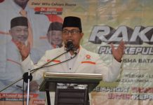 read news – Inilah Utusan DPW PKS Kepri yang Ikuti Lomba Baca Kitab Kuning Nasional Ketua DPW PKS Kepri Bahktiar M Rum kegiatan ini merupakan bentuk komitmen PKS terhadap agenda-agenda keagamaan keulamaan. Bahtiar berharap saat melepas Sirojudin yang menang dalam seleksi Jumat (9/12/2022), Sirojudin bisa memberikan hasil terbaik. (Foto : Muhammad Amin - batamtv.com_)