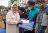 read news – Marlin Sapa Warga Kecamatan Seibeduk saat Bagikan BLT Wagunb Kepri, Marlin Agustina Rudi saat menyerahkan BLT di Kelurahan Mangsang Kecamatan Seiebduk Kota Batam, Sabtu (3/12/2022. Dia berharap kepada warga , bantuan ini bisa sedikit membantu meringankan beban warga . (Foto : Abyaqsa RA - batamtv.com)