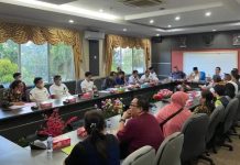 read news – DPRD Batam Gelar RDP soal Polemik Lahan di Perumahan Marchelia Ketua DPRD Kota Batam, Nuryanto saat memimpin RDP terkait kasus tumpang tindih lahan di Peurmahan Marchelia, Rabu (7 November 2022). (Foto Abyaqsa RA - batamtv.com)