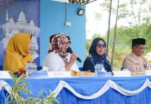 read news -Musrenbang Tiban Lama, Marlin Ajak Warga Dukung Pembangunan Wagub Kepri (kedua dari kiri) sat menghadiri musrenbang Kelurahan Tiban Indah Sekupang, Kota Batam, Senin (30/1/2023) (Foto : abyaqsa ramadan - batamtv.com)