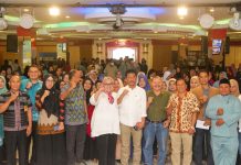 read news – Masyarakat Harus Pilih Program Prioritas di Musrenbang Wakil Gubernur Kepri Hj Marlin Agustina Rudi (tengah baju putih) bersama Walikota Batam saat di Hotel Sidney, Sei Panas, Kota Batam, Kamis (26/1/2023). Marlin mengajak masyarakat menyampaikan usulan-usulan untuk kepentingan dan kemajuan bersama. Usulan-usulan itu pasti dieksekusi sesuai skala prioritas dan kemampuan anggaran. Secara bertahap, usulan untuk kemajuan bersama itu akan terselesaikan. (Foto : abyaqsa ramadan - batamtv.com)