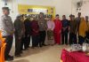 read news -Warga Tambelan Bintan Keluhkan Kenakalan Remaja dan Miras Kapolsek Tambelan Ipda Taufik ( keenam dari kiri) berterimakasih dan mengapresiasi dengan dilaksanakannya kegiatan Jum’at Curhat yang pertama kali dilaksanakan oleh Polsek Tambelan Jum’at (13/1/2023) di gedung Bintang Timur Desa Kampung Melayu, Kecamatan Tambelan. Feri Syurakman selaku Kepala SD 001 Tambelan meminta kepolisian untuk menekan angka kenakalan remaja dan banyaknya remaja yang mengkonsumsi miras. ( foto : dwi susilo - batamtv.com)