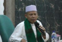 read news – Peringatan Isra Miraj Masjid Baitul Muttaqien Pancur Pelabuhan tentang Pentingnya Perintah Salat Peringatan Isra Miraj Nabi Muhammad SAW ini dilangsungkan di Masjid Baitul Muttaqien Sabtu (17/2/2023) malam menghadirkan Ustad H Abdul Rasyid LC. Tema yang dibawakan yaitu "Membentuk generasi beriman dengan memaknai perjalanan Isra Miraj Nabi Besar Muhammad SAW". (Foto : abyaqsa ramadan - batamtv.com,)