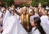 read news – SMA Negeri 2 Karimun Ketambahan Dua Ruang Kelas Baru Gubernur Kepulauan Riau H. Ansar Ahmad saat meresmikan penggunaan dua ruang kelas baru di SMA Negeri 2 Karimun, Selasa (7/2/2023). Di Karimun, Pemprov Kepri mengalokasikan anggaran sarpras SMA SMK dan SLB sebesar Rp7.421.193.050. ( Foto : abdi perdana - batamtv.com)