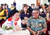read news – Bulan Dana PMI Berhasil Kumpulkan Rp739 Juta Acara Penutupan sekaligus Serah Terima Piagam Bulan Dana PMI Kota Batam Tahun 2022 dihadiri Sekretaris Daerah (Sekda) Batam, Jefridin Hamid (kanan) bersama Ketua PMI Kota Batam Sri Sudarsono di Gedung PMI Kota Batam, Kamis (2/2/2023). (Foto : muhammad amin - batamtv.com)