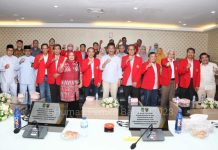 read news – Pemko Batam Bertekad Siapkan Generasi Emas 2045 Wali Kota Batam, Muhammad Rudi (tengah, baju putih), saat menerima kunjungan rombongan Dosen Departeman Ilmu Administrasi Fisip Universitas Hasanudin di Kantor Wali Kota Batam, Jumat (10/2/2023). HM Rudi mengatakan pihaknya terus menggandeng perguruan tinggi dalam menyiapkan Sumber Daya Manusia (SDM) unggul di Batam. ( Foto : muhammad amin - batamtv.com)