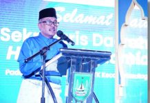 read news – Seleksi Tilawah Quran dan Hadis Sagulung: Tembesi Juara Umum Setdako Batam Jefridin saat menghadiri Penutupan Seleksi Tilawatil Qur’an dan Hadits (STQH) IX Tingkat Kecamatan Sagulung di Masjid Darul Muttaqin Tunas Regency, Sungai Binti, Sagulung, Selasa (7/2/2023) malam. ( Foto : muhammad amin - batamtv.com )