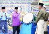 read news – Kalifah STQH Belakang Padang Siap Bersaing di Tingkat Kota Batam Setdako Batam Jefridin (baju ungu) saat membuka STQH Kecamatan Beklakang Padang Kamis (16/2/2023). Dia yakin bahwa qori dan qoriah terbaik akan munbcul dan siap mengharumkan nama Belakangpadang maupun Batam pada umumnya dan selanjutnya dapat mengikuti level STQH yang lebih tinggi. (Doto : muhammad amin - batamtv.com)