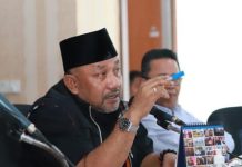 read news – Ada Perda tak Efektif, Lis Darmansyah: Harus Dievaluasi Ketua Badan Pembentukan Peraturan Daerah (Bapemperda) DPRD Kepulauan Riau, Lis Darmansyah dalam rapat pembahasan progres Propemperda tahun 2023 dan harmonisasi produk hukum daerah tahun 2019-2022 bersama Biro Hukum Setdaprov Kepri di Graha kepri Batam, Senin (30/1/2023). (Foto : abyaqsa ramadan - batamtv.com)