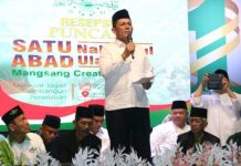 read news- Ketua DPRD Kota Batam Hadiri Puncak Harlah 1 Abad NU di MWCNU Kecamatan Sei Beduk Gubernur Kepulauan Riau H. Ansar Ahmad menghadiri acara Puncak Harlah 1 Abad NU (Tabligh Akbar) Majelis Wakil Cabang Nahdlatul Ulama (MWCNU) Kecamatan Sei Beduk Batam di Mansang Creative Center, Sei Beduk, Kota Batam, Minggu (13/02). Dalam sambutannya, Gubernur Ansar mengaku bangga dengan warga NU yang selalu menjaga moderasi beragama, khususnya di Kepri. Karena menurut Gubernur Ansar moderasi beragama juga merupakan salah satu ajaran Islam. (Foto : muhammad amin - batamtv.com)