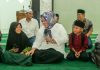 read news – Ini Pesan Wagub Marlin kepada Remaja Penghafal Quran di Seibeduk Wakil Gubernur Kepri Hj Marlin Agustina Rudi mengekspresikan rasa bangganya saat bertemu anak-anak Terlebih banyak di antara mereka sudah menjadi penghafal AlQuran. Jika bisa menjadi hafiz dan hafizah yang membanggakan orang tua, di Masjid Al Ikhlas, Sei Beduk, Kota Batam, Kamis (9/2) petang. ( Foto : muhammad amin - batamtv.com)