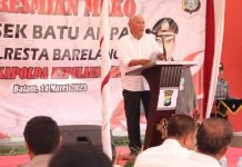read news – Diresmikan Penggunaanya, Gedung Baru Polsek Batu Ampar Siap Ditempati Anggota Bidang Administrasi dan Keuangan BP Batam, Wahjoe Triwidijo Koentjoro saat peresmian penggunaan gedung baru untuk Polsek Batuampar . (Foto : abyaqsa ramadan - batamtv.com)