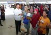 read news – 96 Ribu Paket Sembako Murah Digelontorkan Pemko Batam HM Rudi selaku Walikota Batam mulai menyalurkan Sembako Bersubsidi Tahun 2023, Rabu (8/3/2023). Program Sembako Bersubsidi ini akan digelar pada 12 kecamatan se-Kota Batam, dengan total 96 ribu paket. (Foto : abyaqsa ramadan - batamtv.com)