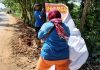 read news – Pemko Batam Tertibkan Spanduk Iklan Ilegal Dinas Perumahan Rakyat, Permukiman dan Pertamanan (Perkimtan) Kota Batam melakukan penertiban iklan berupa spanduk, baliho,banner dan sejenisnya, pada Jumat (10/3/2023). ( Foto : abyaqsa ramadan - batamtv.com)