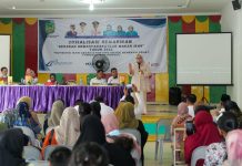 read news – Marlin Agustina: Mari Berkerasi Olahan Ikan Laut, demi Generasi Penerus Wagub Kepri Marlin Agustina menghadiri Sosialisasi Gerakan Memasyarakatkan Makan Ikan (Gemarikan) di Aula SMPN 9 Kecamatan Sagulung, Kota Batam, Rabu (8/4) petang. (Foto : abyaqsa ramadan - batamtv.com )