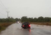 read news – Hujan Deras di Tanjungpinang ini Lokasi Jalan yang Terendam Banjir Ruas Jalan Seicarang yang menghubungkan kompleks Pemko Tanjungpinang dengan daerah sekitar, terendam banjir pada Rabu (1/3/2023) ( Foto : Dwi Susilo - batamtv.com)