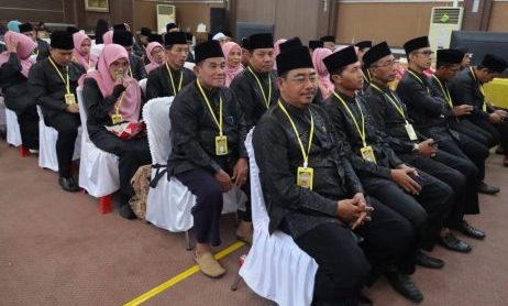 (Foto : abdi perdana - batamtv.com) sekitar 68 Dewan Hakim yang akan memimpin pertandingan dan menjadi juri dalam STQH Kabupaten Karimun usai dilantik Kamis (8/3/2023) (Foto : abdi perdana - batamtv.com)