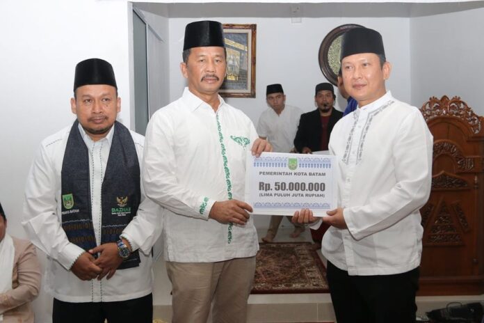 Walikota Batam, HM Rudi dalam Safari Ramadan di Masjid Thoriqul Jannah Perumahan Mitra Raya, Batam Kota  Sabtu (1/4/2023). (Foto muhammad amin - batamtv.com)