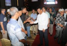 read news – Warga Keluhkan Pembangunan Jalan Laksamana Bintan belum Kelar Wali Kota Batam, Muhammad Rudi menghadiri silaturahmi bersama RT / RW dan Tokoh Masyarakat Kecamatan Lubuk Baja sekaligus Penyerahan Insentif RT / RW Triwulan I (Periode Januari - Maret) 2023 di Ballroom Hotel Aston Pelita, Minggu (2/4/2023). (Foto : abyaqsa ramadan - batamtv.com)