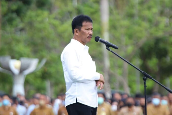 Walikota Batam HM Rudi meminta kepada ASN di Pemko Batam untuk meneapkan pola hidup sederhana . (Foto : abyaqsa ramadan - batamtv.com)