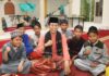 read news – Amsakar Achmad Ajak Umat Amalkan Nilai Alquran Wakil Walikota Batam Amsakar Achmad saat menghadiri peringatan Nuzulul Quran di Masjid Al Muttaqin Sagulung. (Foto : muhammad amin - batamtv.com)