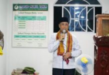read news – Wabup Anwar Hasyim Sambangi Warga Durai Karimun Wakil Bupati (Wabup) Karimun Anwar Hasyim melaksanakan Safari Ramadhan ke Mesjid Nurul Yakin Desa Semembang Kecamatan Durai Kabupaten Karimun, Sabtu 01/04/2023. (Foto : abdi perdana - batamtv.com)