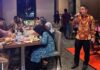 read news – Ungkapan Terimakasih, I Hotel Gelar Bukber Ramadan Bersama Kolega General Manager I Hotel Baloi, Winston Toh saat memberikan kata sambutan kepada pengunjung dan pelanggan i Hotel Batam. (Foto muhammad amin - batamtv.com)
