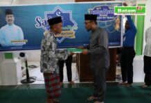 read news – Safari Ramadan, BP Batam Salurkan Bantuan Sosial Pembangunan Masjid Nurul Bahari di Pulau Akar