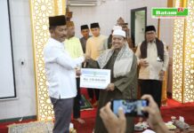 read news – Safari Ramadhan, Kepala BP Batam Muhammad Rudi Serahkan Bantuan Pembangunan Masjid di Bengkong