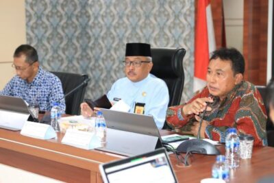 (Foto : abyaqsa ramadan - batamtv.com) Sekretaris Daerah Kota Batam Jefridin Hamid mengatakan, penundaan kegiatan itu sesuai dengan arahan Presiden RI dan surat edaran Menteri Pendayagunaan Aparatur Negara Reformasi Birokrasi (Menpan-RB). (Foto : abyaqsa ramadan - batamtv.com)