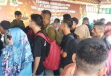 read news – Angka Pemudik yang Gunakan Pelabuhan Karimun Capai 109.680 Orang Ratusan ribu pemudik yang telah menggunakan fasilitas pelabuhan di Kabupaten Karimun, telah kembali lagi ke Karimun. (Foto : abdi perdana - batamtv.com)