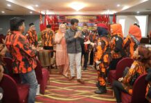 read news – Pemuda Pancasila Kota Batam Gelar Muscab VII Walikota Batam saat hadiri Musyawarah Cabang (Muscab) VII Pemuda Pancasila Kota Batam di Hotel Planet Holiday, Sabtu (6/5/2023). (Foto : abyaqsa ramadan - batamtv.com)