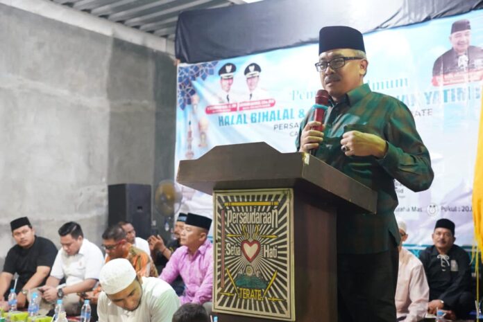 (Foto : abyaqsa ramadan - batamtv.com) Halal Bihalal di Perum Graha Mas Tanjungriau, Sekupang. Acara dihadiri langsung oleh Setdako Batam Jefridin, mewakili Wali Kota Batam Muhammad Rudi. (Foto : abyaqsa ramadan - batamtv.com)