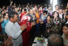 read news – HM Rudi Hadiri Undangan Perayaan Paskah Oikumene di Temenggung Abdul Jamal Walikota Batam HM Rudi saat hadir di Perayaan Paskah Oikumene Umat Kristiani se-Kota Batam digelar di Lapangan Temenggung Abdul Jamal, Sabtu (13/5/2023) malam. (Foto : abyaqsa ramadan - batamtv.com)