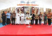 read news – Pesta Perak Imamat ke-25 Digelar di Bintan Walikota Batam, HM Rudi saat menghadiri Pesta Perak Imamat 25 Tahun RD Lucius Poya Hobamatan digelar di Gereja Katolik Santa Perawan Maria Sungai Kecil, Bintan pada Minggu (14/5/2023). (Foto : dwi susilo - batamtv.com)