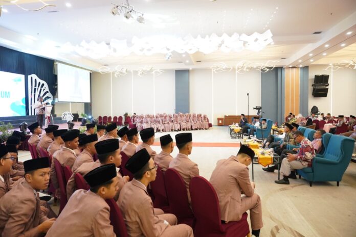 Suasana The Graduation of Exquatecallium Angkatan V MAN Insan Cendekia (IC) Kota Batam Tahun Pelajaran 2022/2023 digelar di Hotel Planet Holiday, Kamis (18/05/2023).. (Foto : muhammad amin - batamtv.com)