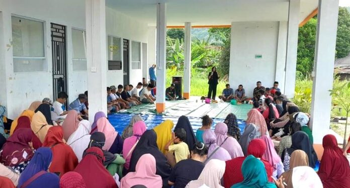 . (Foto : abyaqsa ramadan - batamtv.com) Kegiatan Sosialisasi dan Edukasi SEHATI (Sertifikasi Halal Gratis) UMKM (Usaha Mikro Kecil Menengah). Acara dipusatkan di Gedung MCC (Mangsang Creatif Center) Puri Agung 4 Mangsang, Kec Sei Beduk Batam, Sabtu (29/4/2023). (Foto : abyaqsa ramadan - batamtv.com)