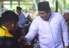 read news – 260 Santri TPQ di Sri Kuala Lobam Diwisuda Bupati Roby saat menghadiri acara wisuda 260 santri dari seluruh Taman Pendidikan Al Qur’an) TPQ se Kecamatan Sri Kuala Lobam di Taman Kota Lobam. (Foto : dwi susilo - batamtv.com)