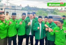 read news – Maskur Hijrah ke Kabah, Rony Nainggolan Optimis Dapil Baru dapat Kursi