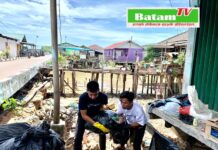 read news – Bersama Colours Global, Sahabat Humas BP Batam Kembali Lakukan Aksi Bersih-Bersih di Tanjung Riau